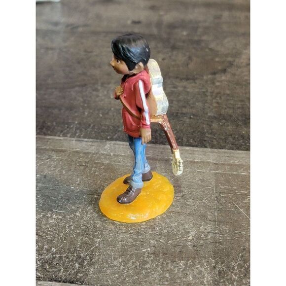 Coco old guitar Miguel Disney Pixar toy figure - Picture 2 of 5